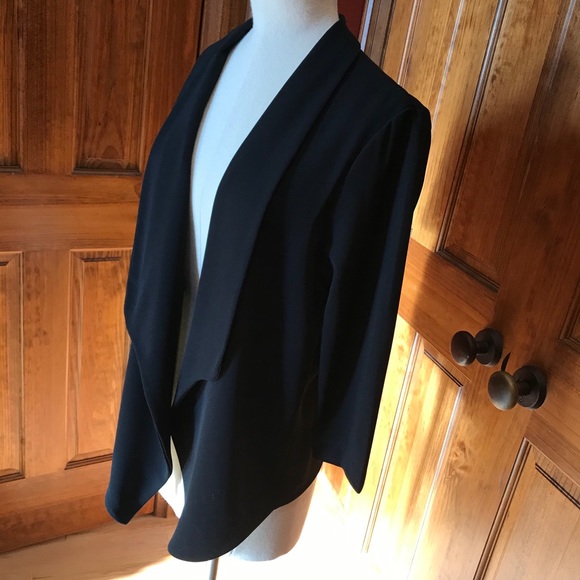 ** 2 for $40 ** BLACK Le Lis Drape Blazer - Picture 3 of 9